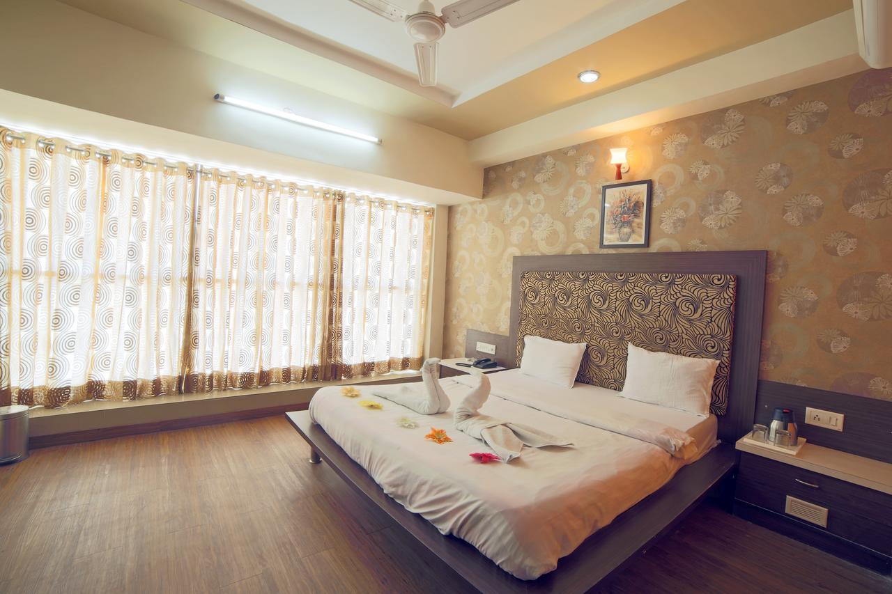 Hotel Avion Inn Ahmedabad Exterior photo